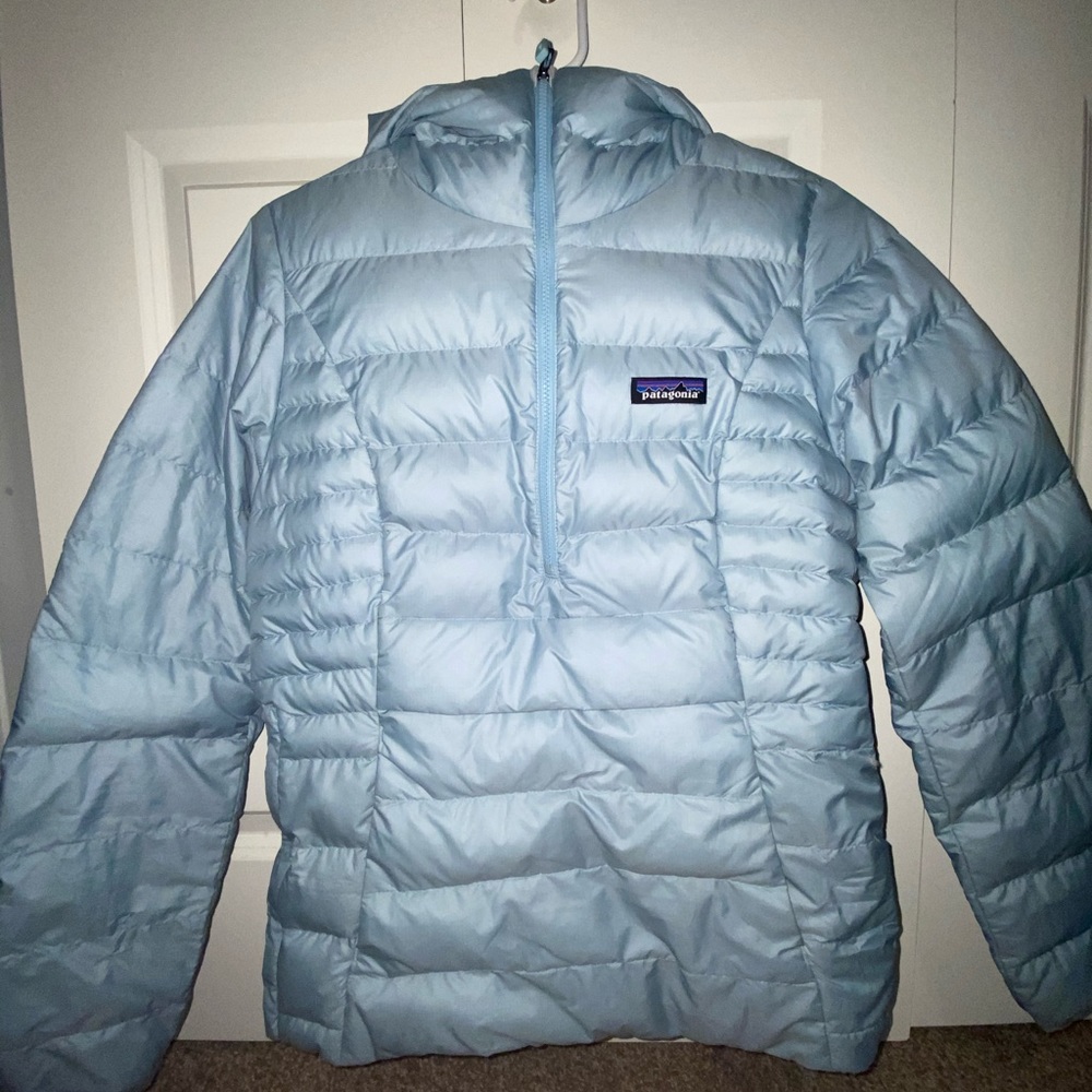 Patagonia women’s down sweater hoody pullover
